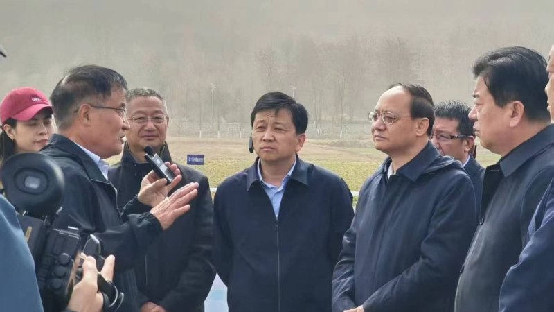 王钧副省长莅临天水市秦州区粮油单产提升核心技术创新集成示范基地调研指导